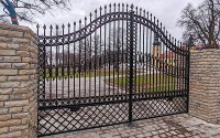 Brama kuta wjazdowa do pałacu Żyrowa